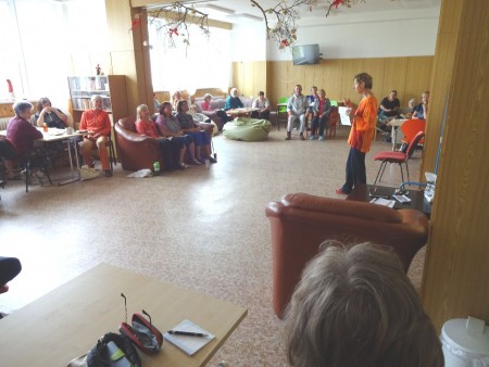 Pomáhá tlačítko "pauza"