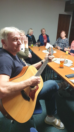 Laďa rozezní písní harmonii v těle i duši