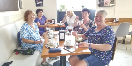 ... ale i v cukrárně...