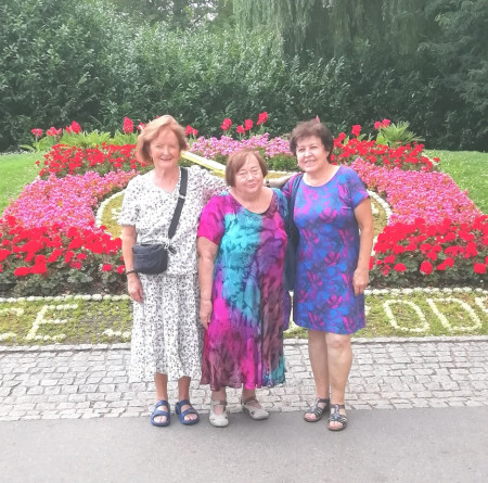 Po obědě zvládnou zaclonit i hodiny...