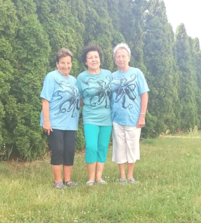 Tři  chobotnicemi propletené kamarádky...